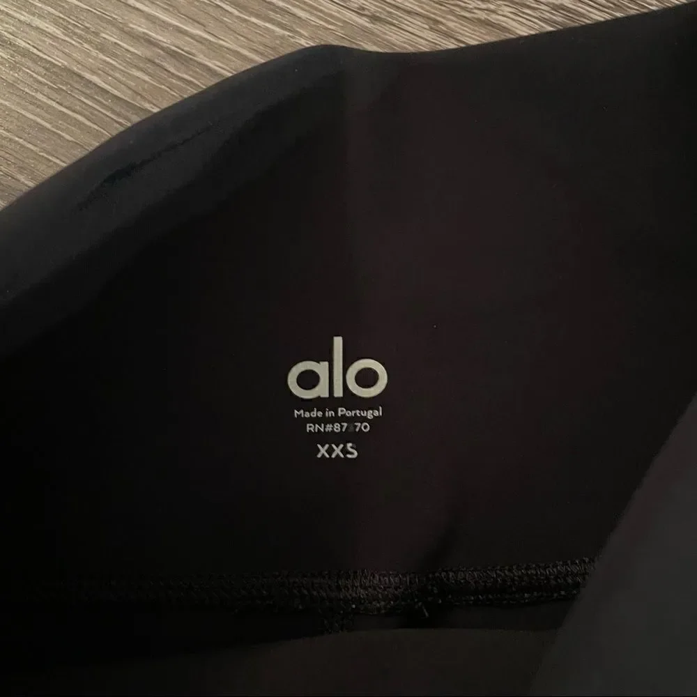 Alo Yoga Ripped Warrior Leggings new